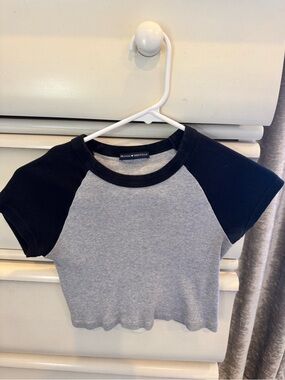 Brandy Melville Gray Tee with Black Raglan Sleeves